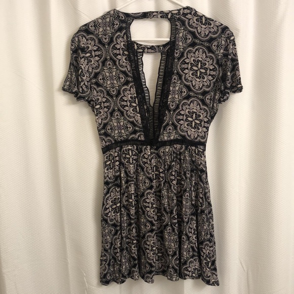 Volcom Women’s Dress - Picture 2 of 9